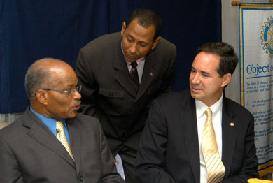 Governor-General, His Excellency the Most Hon. Professor Sir Kenneth Hall (left), engages in discussion with President of the Rotary Club of Kingston, Christopher Issa (right), at the official launch of Rotary Leadership Initiative, at the Pegasus Hotel in Kingston on October 2. Looking on is Co-ordinating Chairman of the National Leadership Initiative, Andre Hylton.