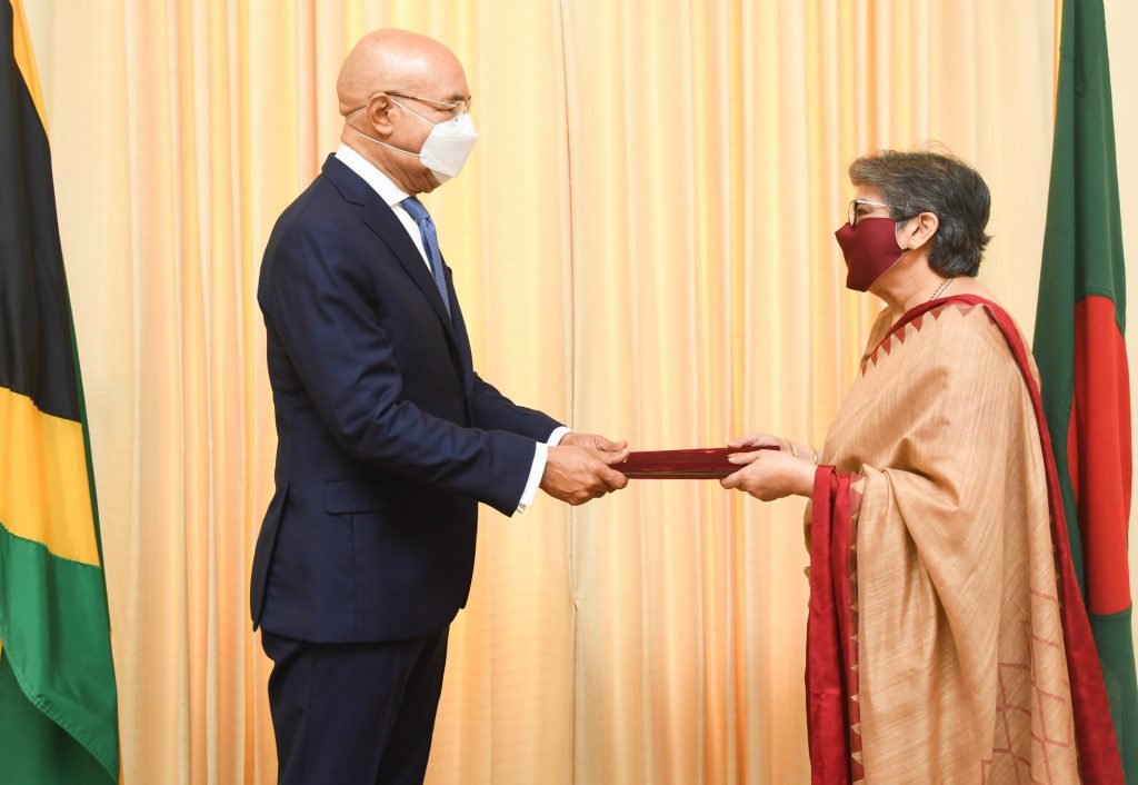 Bangladeshi High Commissioner Presents Credentials